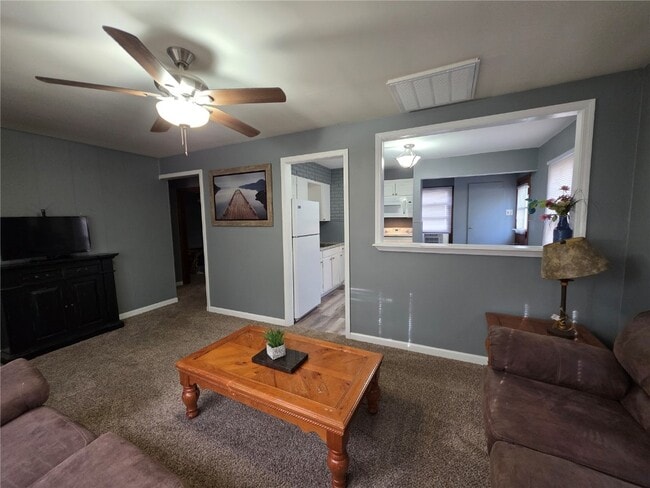 Building Photo - 301 Washington St