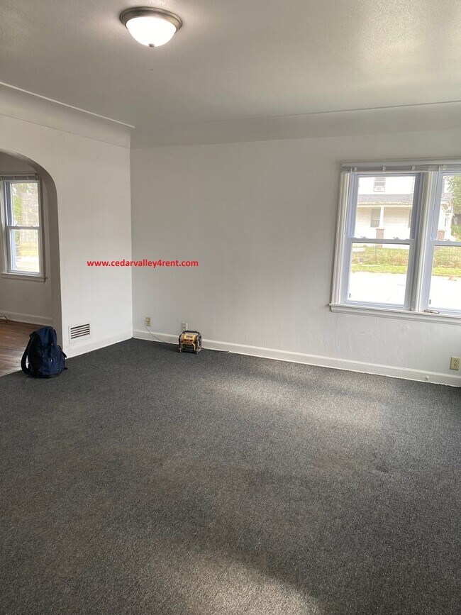 Building Photo - 727 Randolph St