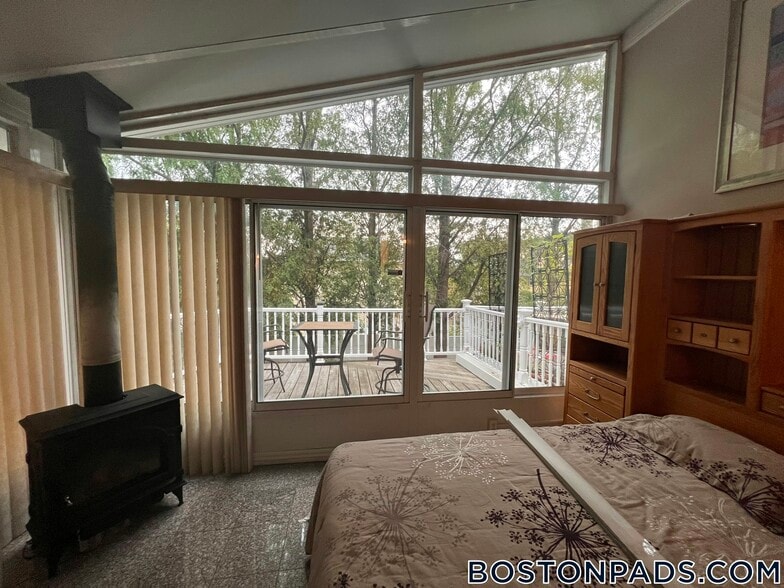 Building Photo - 235 Savin Hill Ave