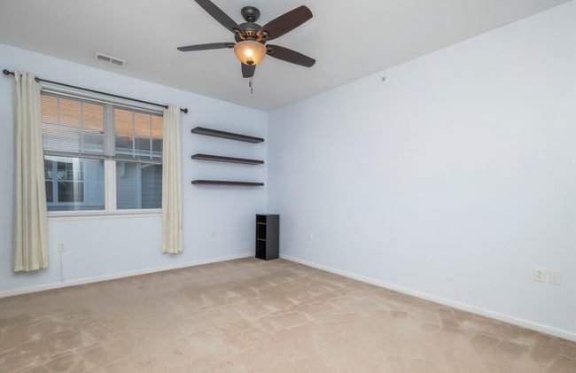 Building Photo - 920 Southmoor Dr