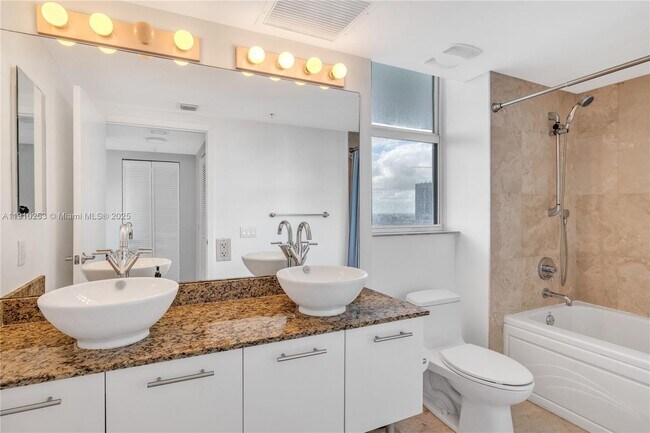 Building Photo - 41 SE 5th St