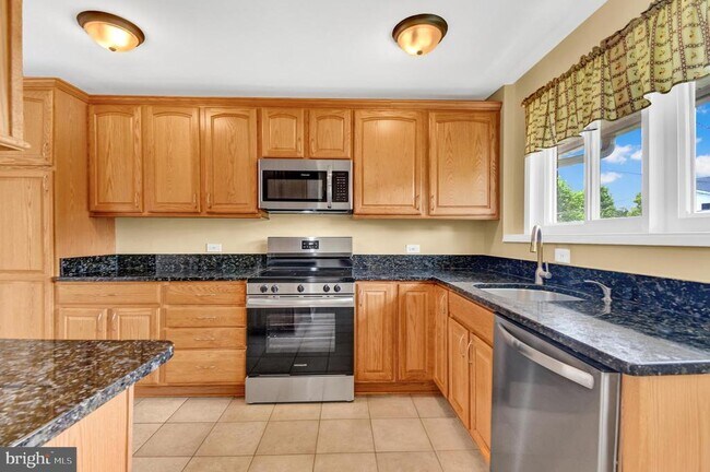 Building Photo - 10228 Farnham Dr