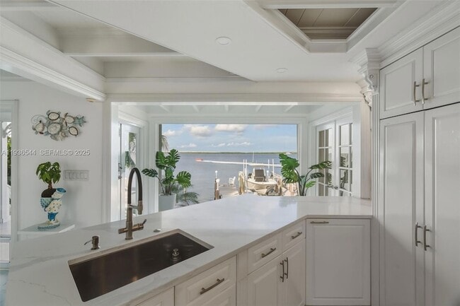 Building Photo - 16 North Dr