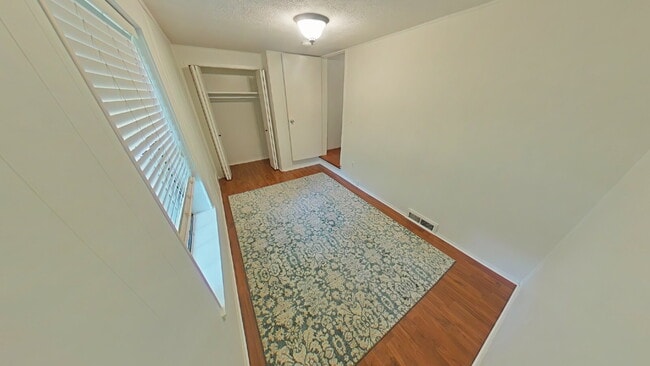 Building Photo - 3-Bedroom Home in Royal Oak – 1242 Sq. Ft....