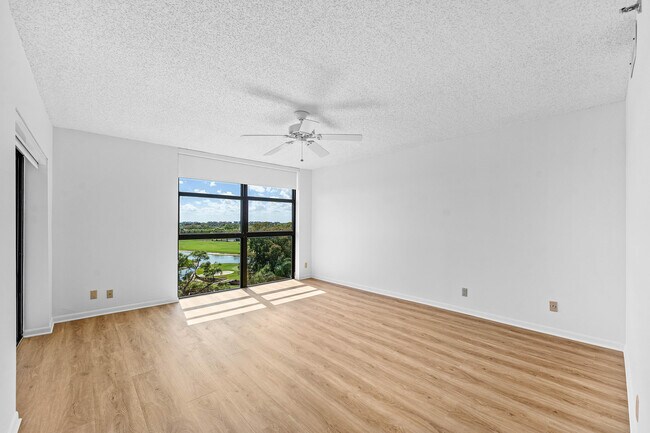 Building Photo - 6662 Boca Del Mar Dr
