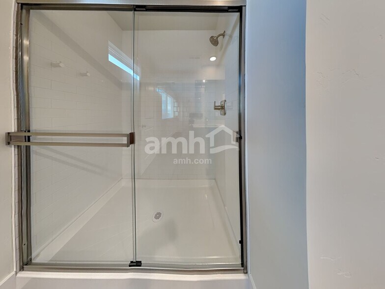 Building Photo - 9263 W Clancy St