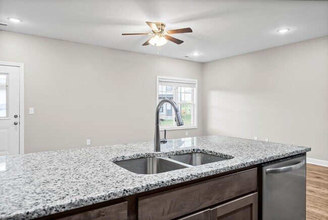 Building Photo - 1172 Meadowhill Ln
