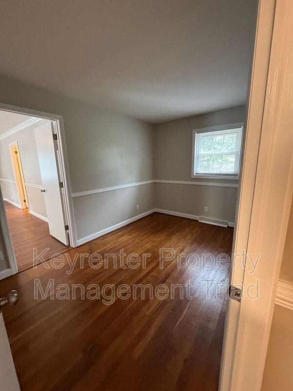Building Photo - 8020 Linville Rd