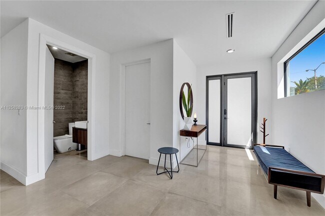 Building Photo - 3465 SW 3rd Ave