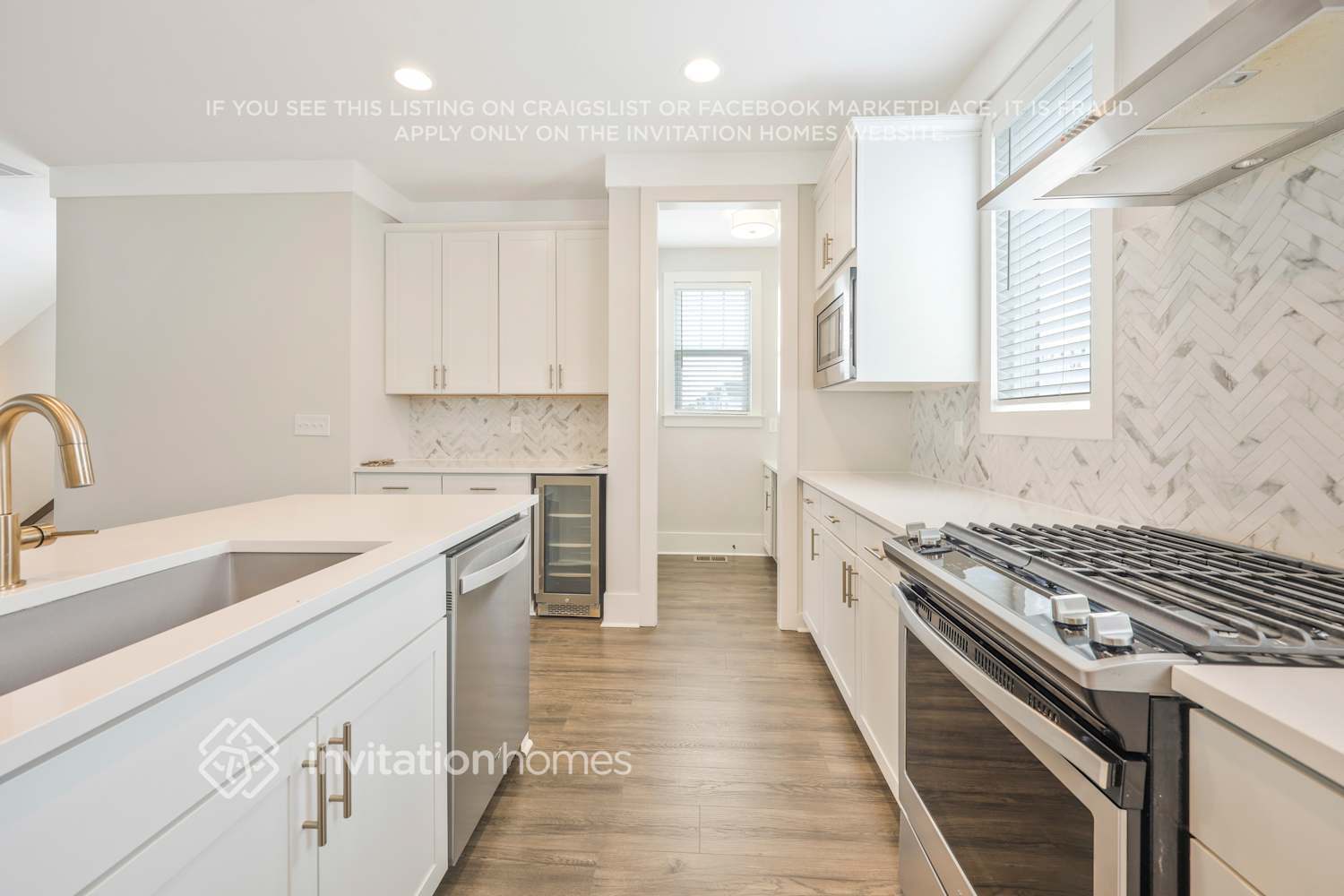 Building Photo - 220 Founders Ln