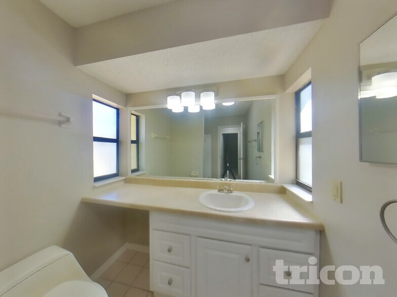 Building Photo - 4739 Harpers Ferry Ln