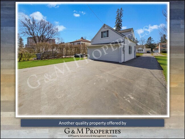 Building Photo - Rare 3-Bedroom Home Rental - just 1-Mile from Strong / Highland Hospitals!