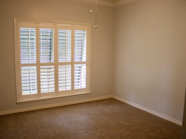 Building Photo - 118 Baywind Dr