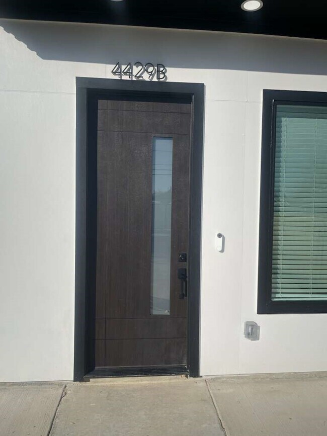 Building Photo - 4429 Aledo St