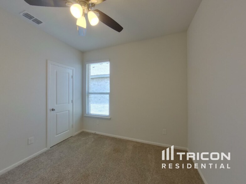 Building Photo - 2404 Sunset Beach Ct