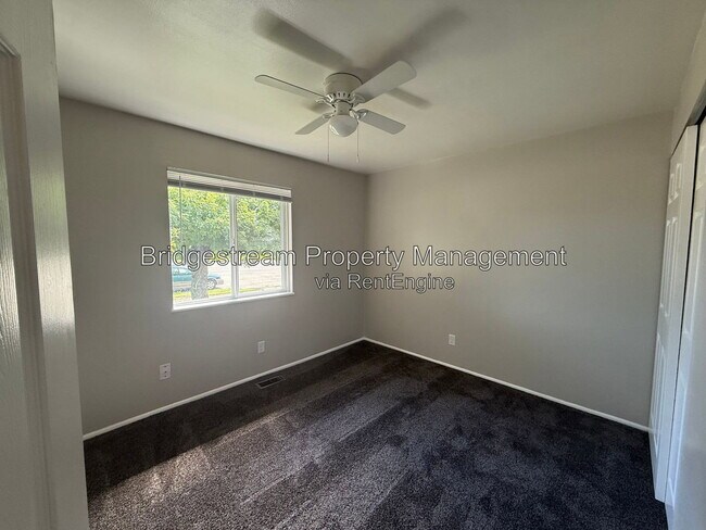 Building Photo - 5405 Bellefontaine Rd