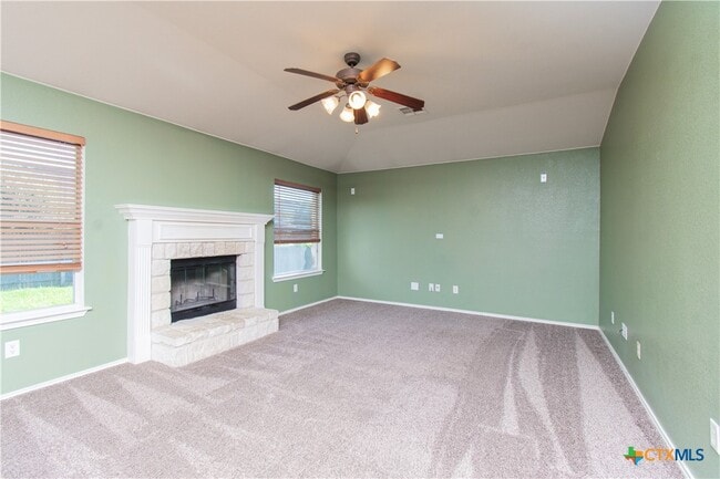 Building Photo - 219 Scarlet Ln