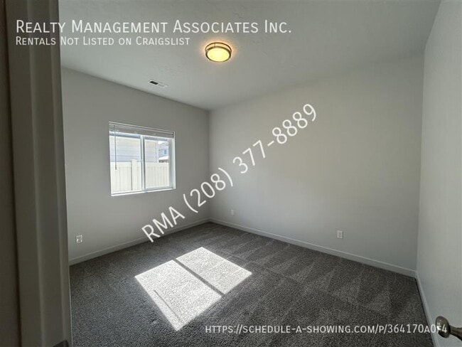 Building Photo - 6593 S Donaway Ave