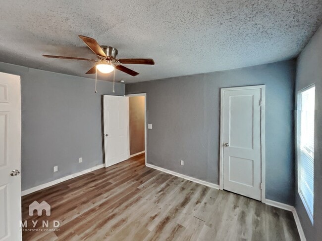 Building Photo - 1805 Trenton Dr