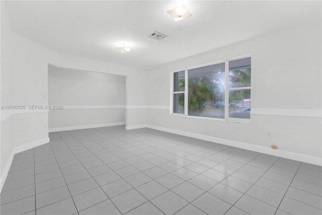 Building Photo - 9441 SW 27th Dr