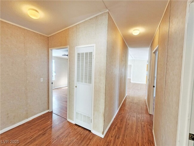 Building Photo - 6060 Superior Ln