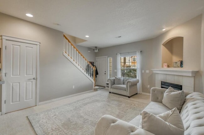 Building Photo - 2528 NW 2nd Terrace