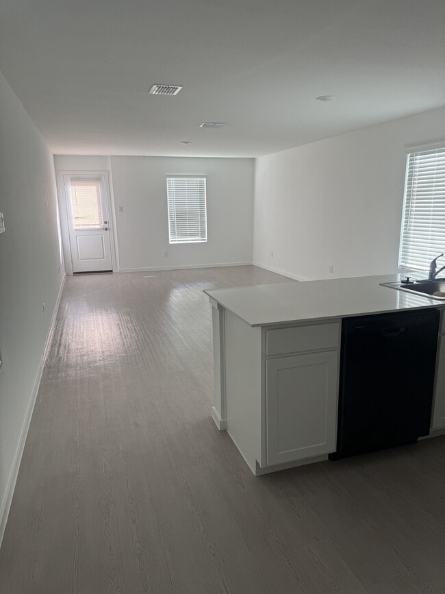 Building Photo - 807 Sandhill Crane Ln