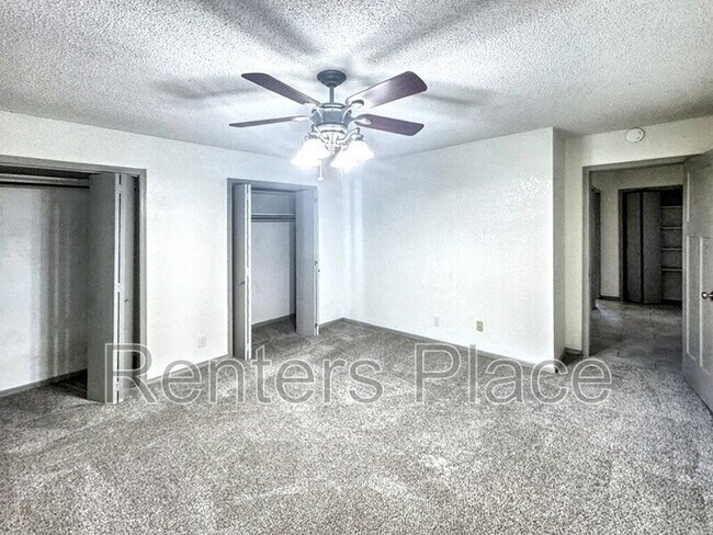 Building Photo - 112 W Timberlane St