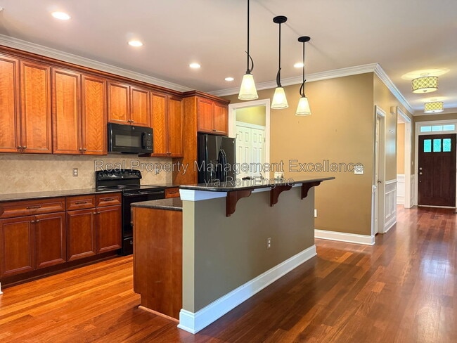Building Photo - 616 Lake Artesia Ln