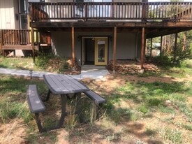 Building Photo - 2910 Aspen Dr