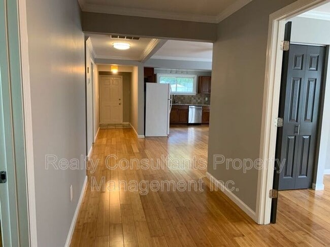 Building Photo - 811 Hertford St