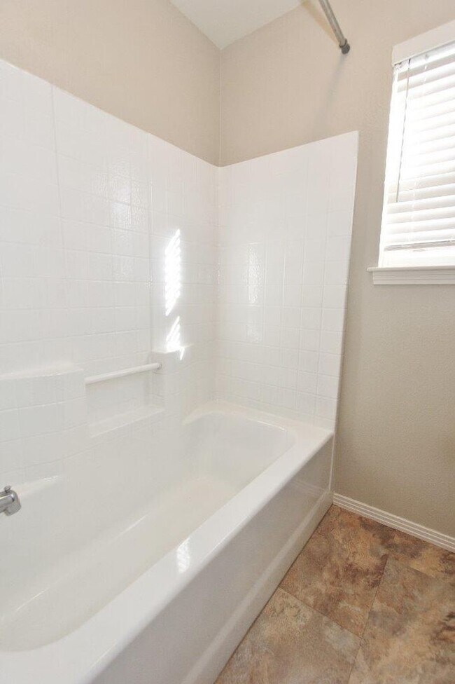 Building Photo - 1803 W Mulhuland Ct