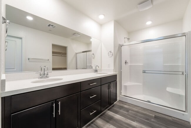 Building Photo - Brand-new 4-bedroom home located in the de...