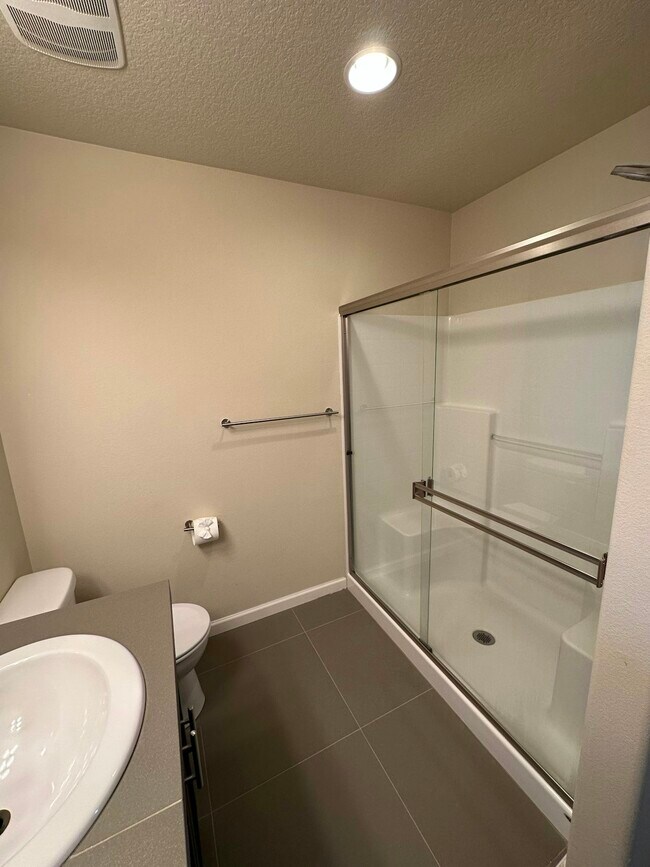 Building Photo - 13250 SW Aubergine Ter