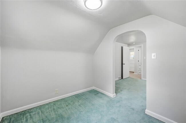 Building Photo - 1060 S Hermitage Rd