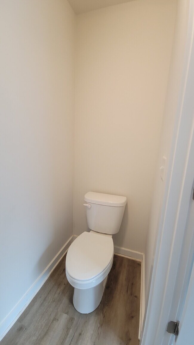 Building Photo - 7203 Chatfield Wy NW