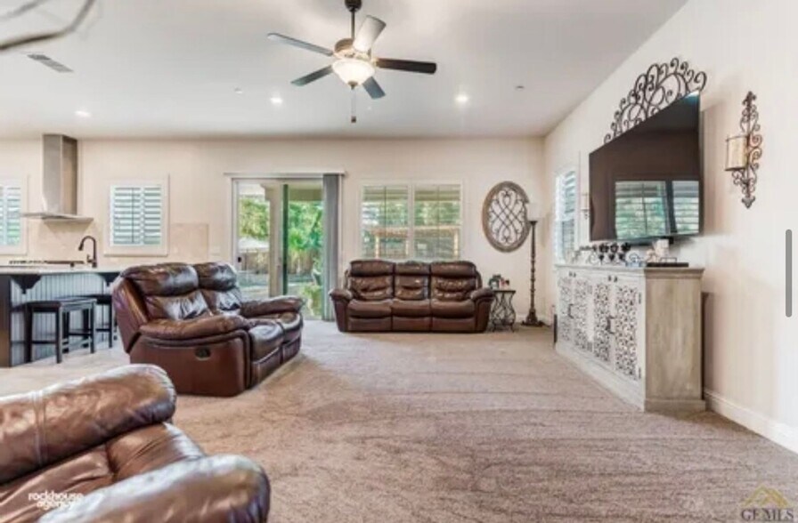 Building Photo - 14728 Plumeria Ct