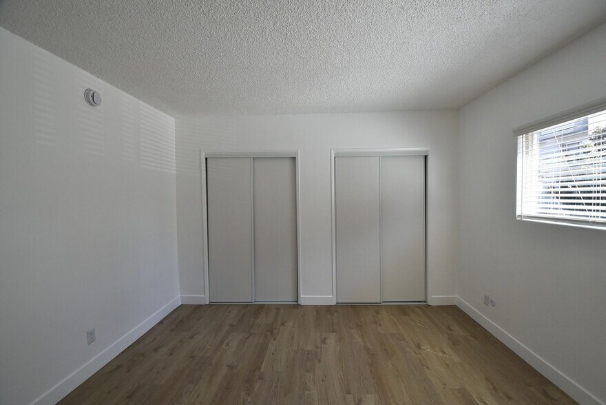 Building Photo - 5255 Blakeslee Ave