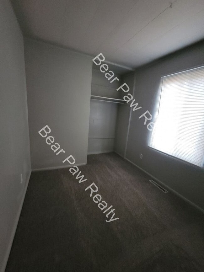 Building Photo - 1225 S Arp Ave