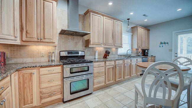 Building Photo - 752 Collins Meadow Dr