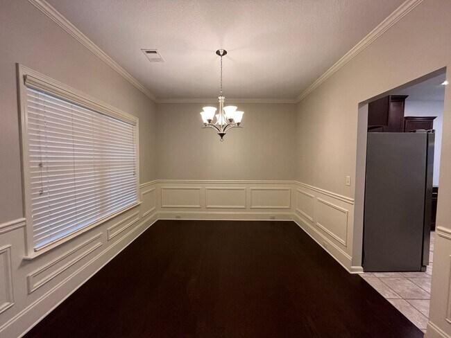 Building Photo - Fall in Love with Where You Live. Located in North Columbus