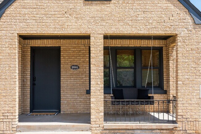 Building Photo - 2605 NW 38th St