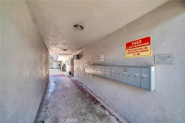 Building Photo - 6735 Elmer Ave