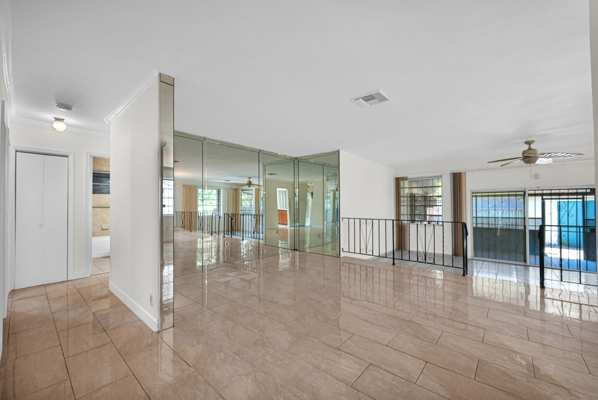 Building Photo - 244 NW 43rd St