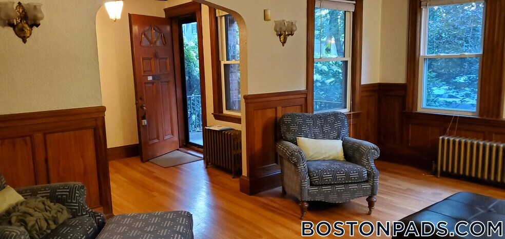 Building Photo - 31-33 Greycliff Rd.