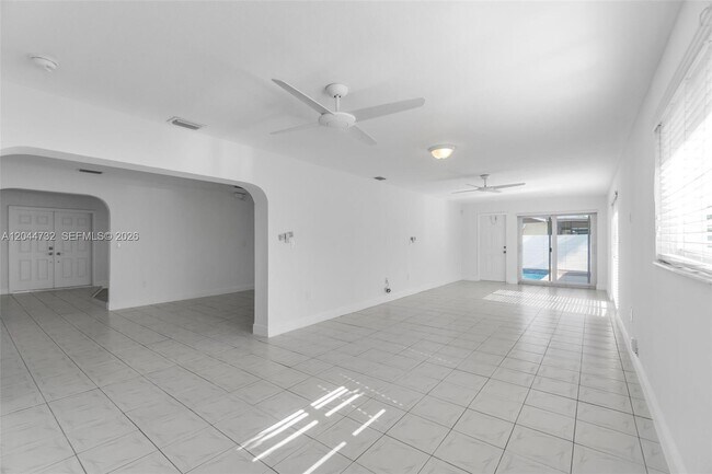 Building Photo - 7125 SW 93rd Ct