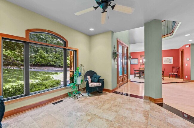 Building Photo - Luxurious 5-Bed Sanctuary with Scenic View...
