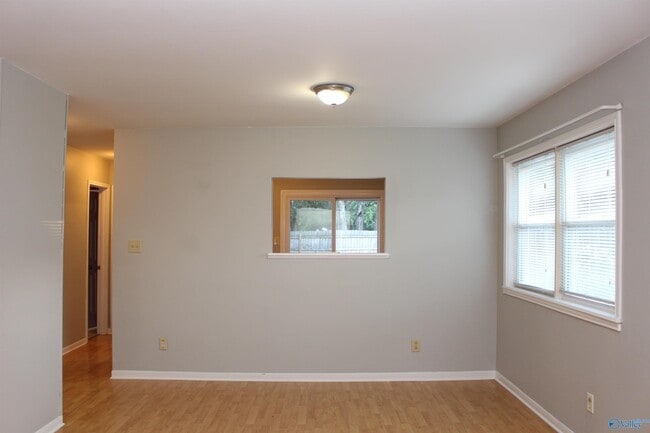 Building Photo - 364 Oakland Rd