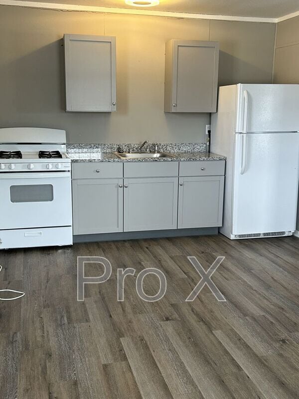 Building Photo - 1411 S Broadway St