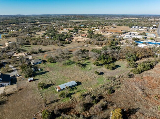 Building Photo - 105 Deep Lake Cir